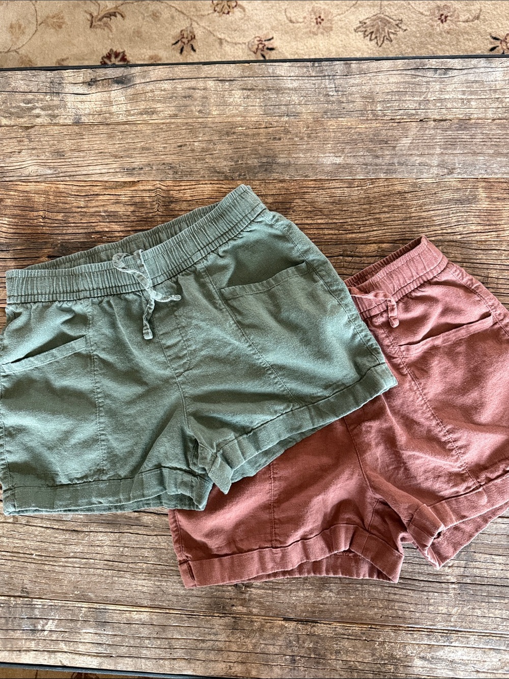 Old Navy Women’s Drawstring Linen Shorts - Green & Rust